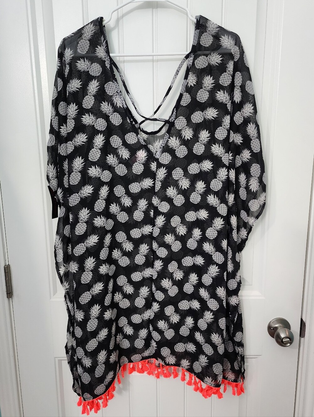 NEW! No Boundaries Women's Black Pineapple Cover-Up w/ Neon Tassels, Size 1X - Picture 2 of 7